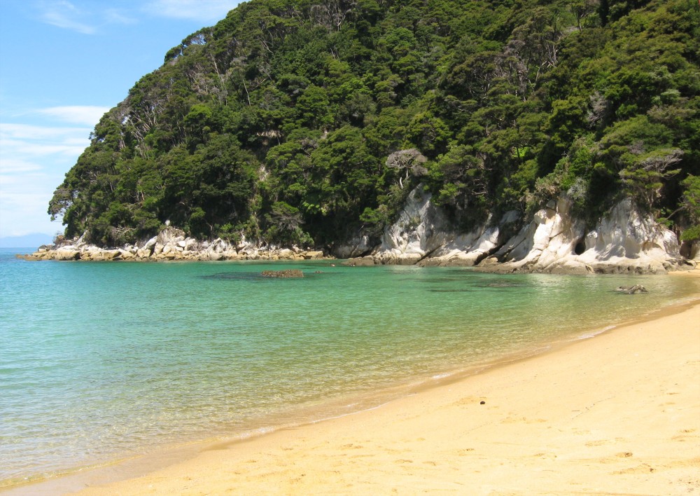 abel tasman beach